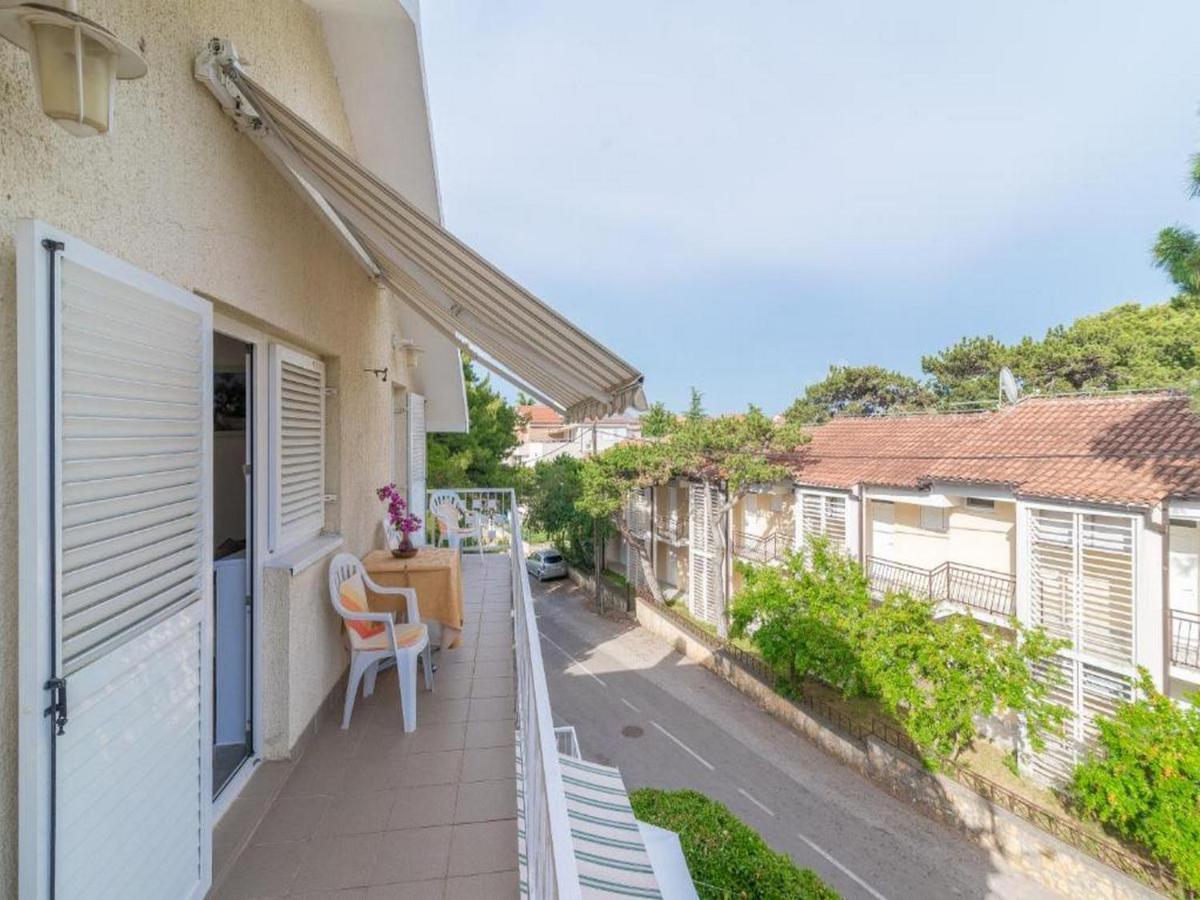 Apartmani Lucia Biograd Біоград-на-Мору Екстер'єр фото