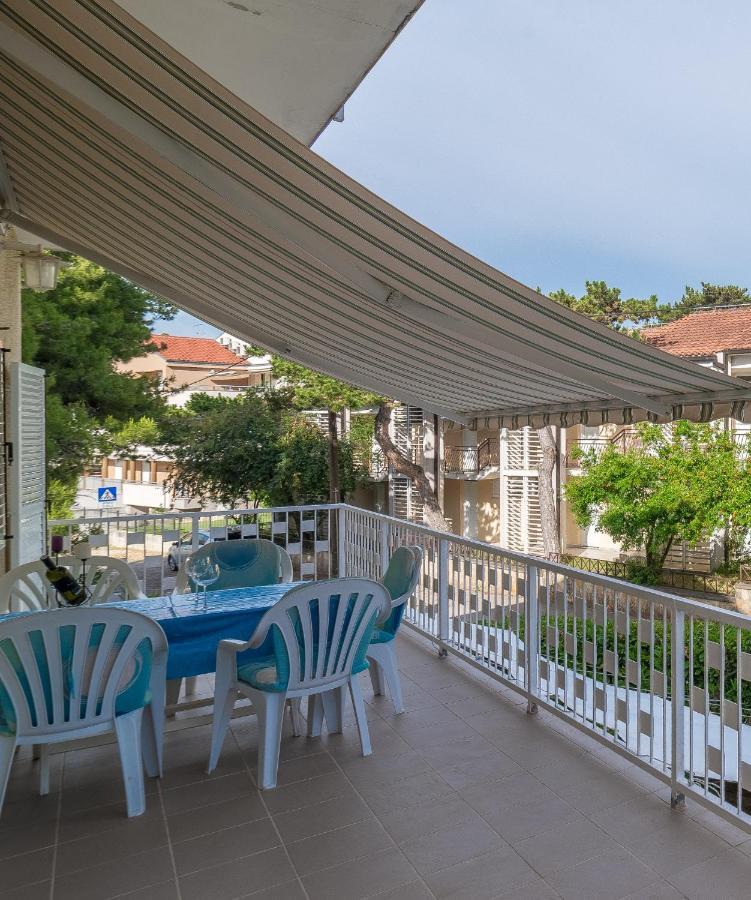 Apartmani Lucia Biograd Біоград-на-Мору Екстер'єр фото