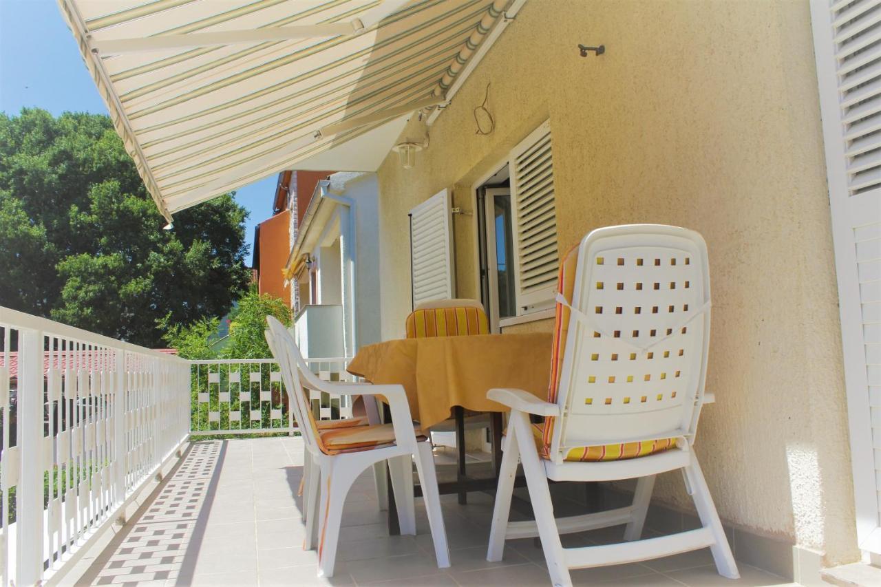 Apartmani Lucia Biograd Біоград-на-Мору Екстер'єр фото
