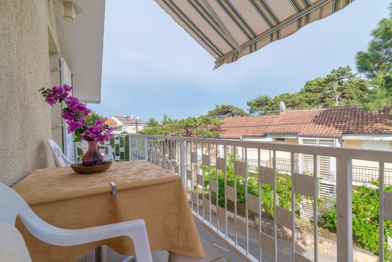 Apartmani Lucia Biograd Біоград-на-Мору Екстер'єр фото