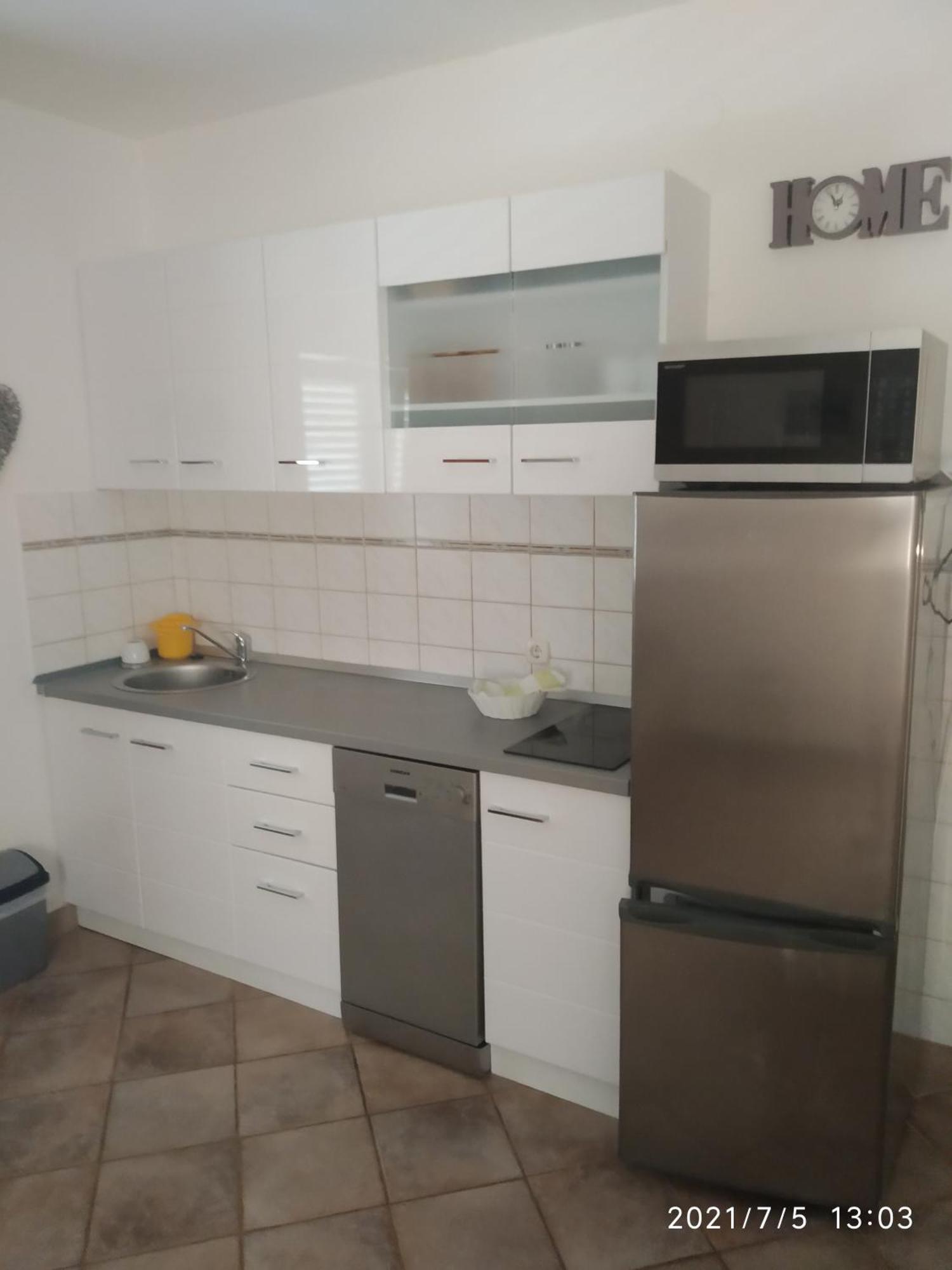 Apartmani Lucia Biograd Біоград-на-Мору Екстер'єр фото